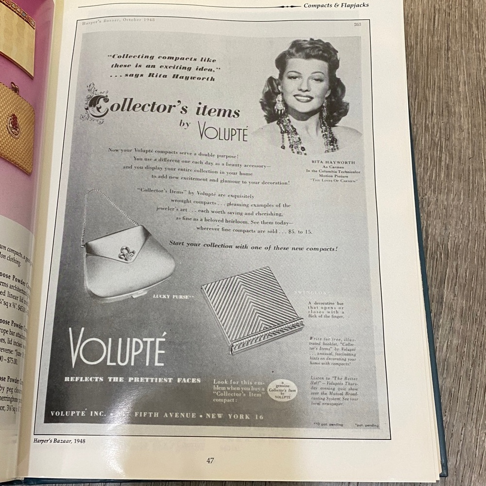 VOLUPTE • RARE COLLECTORS ITEM FROM THE 1940’s • Vintage Makeup clutch - Picture 8 of 9